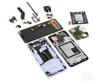 Назван самый простой в ремонте флагманский смартфон