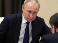 Колишній британський шпигун розповів, що путін постійно перебуває в оточенні лікарів