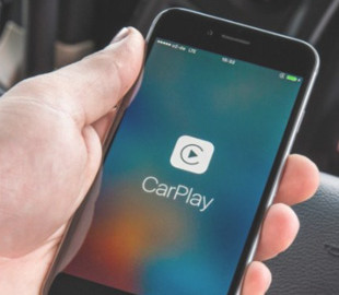 Apple інтегрує чат-боти Claude, Gemini та ChatGPT у систему CarPlay