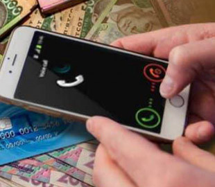 Втратила майже 31 000 гривень, оформляючи допомогу: у Тернополі жінка потрапила "на гачок" шахраїв