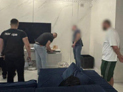 Поліція проводить обшуки у справі щодо можливого шахрайства під час збору коштів для Назарія Гусакова