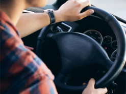 У Києві суд покарав чоловіка, який купив права водія у Telegram