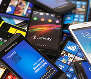 Названы смартфоны, которыми больше всего довольны пользователи