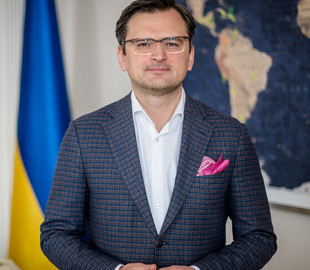 Найкращий час підвищити народжуваність: глава МЗС Кулеба знайшов позитив у відключеннях світла