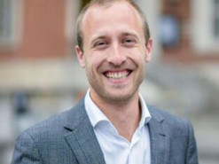 "Могу себе позволить": депутат Европарламента переведет всю зарплату в биткоин