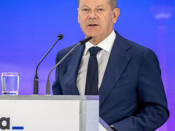 Шольц пояснив, чому проти заборони на видавання шенгенських віз росіянам