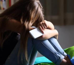 Исследование: Смартфоны вызывают тревожность и депрессии у подростков