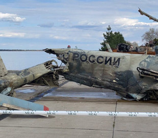 З дна Київського моря дістали збитий російський вертоліт
