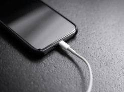 Українцям розповіли, як збільшити час роботи iPhone