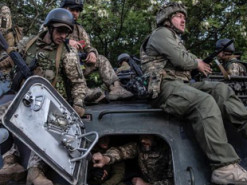 "Ми можемо свідомо переформатувати наше життя" - Зеленський показав нові фото воєнної України