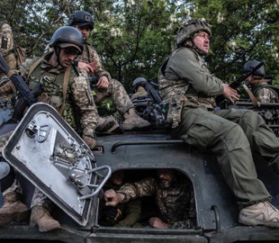 "Ми можемо свідомо переформатувати наше життя" - Зеленський показав нові фото воєнної України