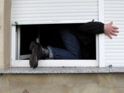 У Тернополі чоловіки викрали з магазину більше десяти комп’ютерів