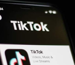 TikTok и YouTube собирают наибольшее количество пользовательских данных среди всех приложений соцсетей