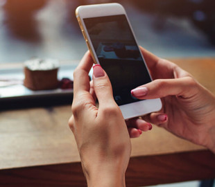 Професор закликав користувачів смартфонів негайно припинити поширену звичку