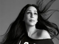 В сети показали, как легендарная певица Шер выглядела 25 лет назад. Фото