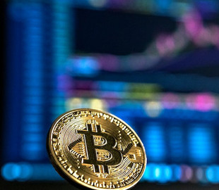 Bitcoin зріс на понад 12% через Amazon та Twitter