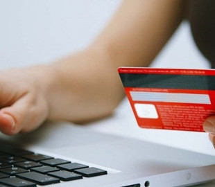 Жінка викрала з рахунку сусіда майже 20 тисяч гривень