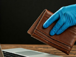 Жінка втратила 50 тисяч гривень через фейкове оголошення у Facebook