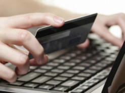 Інтернет-шахраї ошукали жінку на понад 96 тисяч гривень