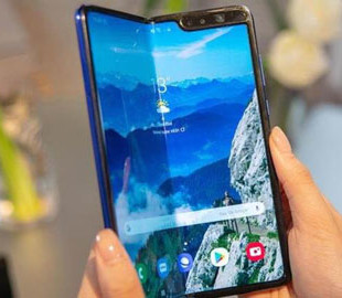 Samsung предупредила о заломах дисплея и перегревах Galaxy Fold