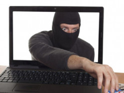 Женщина потеряла 10 тысяч, покупая запчасти в интернете