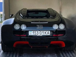 В соцсетях обсуждают фото Bugatti Veyron в Украине