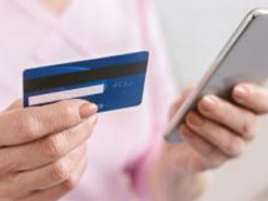 После звонков мошенников у украинцев пропадают деньги с банковских карт: как не стать жертвой