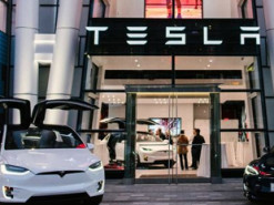 Стремление Tesla распродать имеющиеся запасы Model S и Model X указывает на скорое обновление этих электромобилей