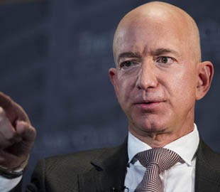 Самого богатого человека в мире шантажировали интимными фото