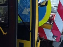 У столиці автобус без гальм влетів у трактор