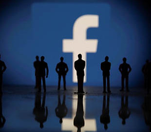 Стало известно о массовых жалобах сотрудников Facebook на компанию