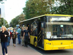 Когда в Киеве можно будет платить за наземный транспорт банковской картой