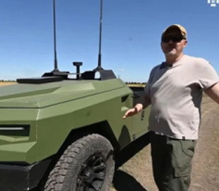 Новий український робот-дрон тягне 3 тонни і їде без водія