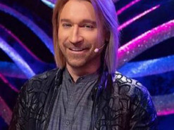 Олег Винник з дружиною і сином залишається жити в Європі