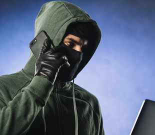 Настоящие деньги за «виртуальные» дрова. Житель Донетчины попался на уловку мошенника