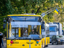 Кличко відмовився скасовувати зупинку транспорту під час тривог у Києві