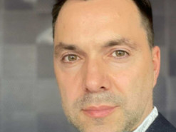 Арестович пояснив, чому бунт Пугачової в рф має сакральну важливість