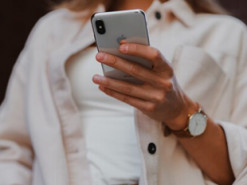 Мобильные приложения подсанкционных банков РФ пропали из App Store и Play Market