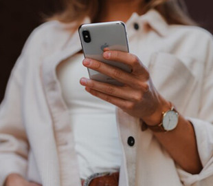 Мобильные приложения подсанкционных банков РФ пропали из App Store и Play Market