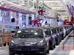 Tesla переведёт на использование LFP-батарей все базовые версии электромобилей