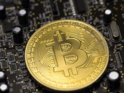 Человек, купивший пиццу за 10 тысяч биткоинов, снова "сделал это"