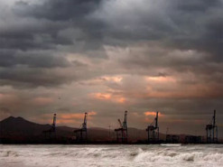 Facebook бросил бурильное оборудование на дне океана