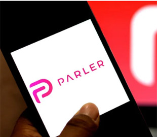 Apple реанімувала в App Store застосунок Parler. Через нього координували напад на Капітолій