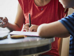 Малолетний гений: мальчик заставил виртуального помощника выполнять домашнее задание