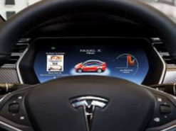 Tesla заставляет автомобили думать как люди