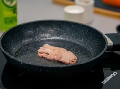 Вечеря з пробірки. Вчені виростили в лабораторії свинячий стейк — він має вигляд і запах справжнього