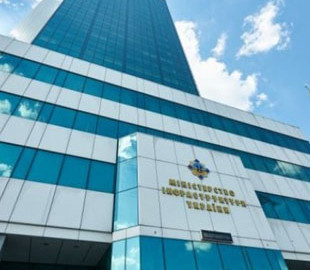 Мининфраструктуры хотят производить электрокары в Украине