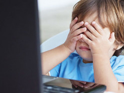 В Украине заработала "горячая линия" по вопросам безопасности детей в Интернете