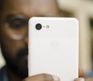 Google показала необычный чехол для портретной съемки