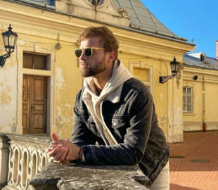 Найцікавіші факти про нового "Холостяка" Алекса Топольського і як змінилося його життя після 24 лютого